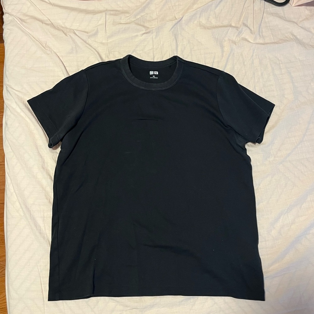 UNIQLO slim fit Black Crew Neck T-Shirt